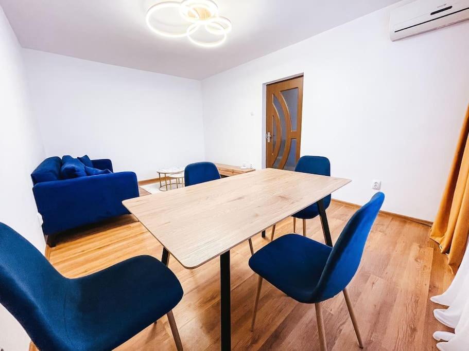 Quickspace Modern Concept Bukares Bagian luar foto