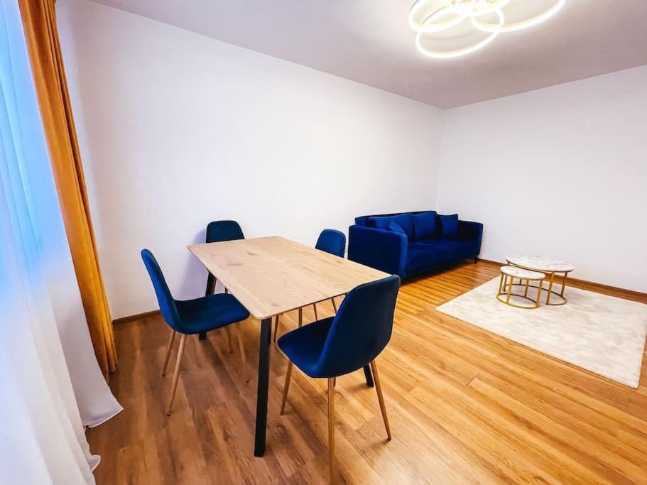 Quickspace Modern Concept Bukares Bagian luar foto